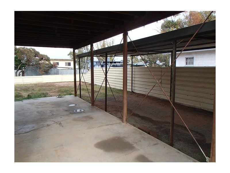 30 Lakeview Avenue, Menindee NSW 2879