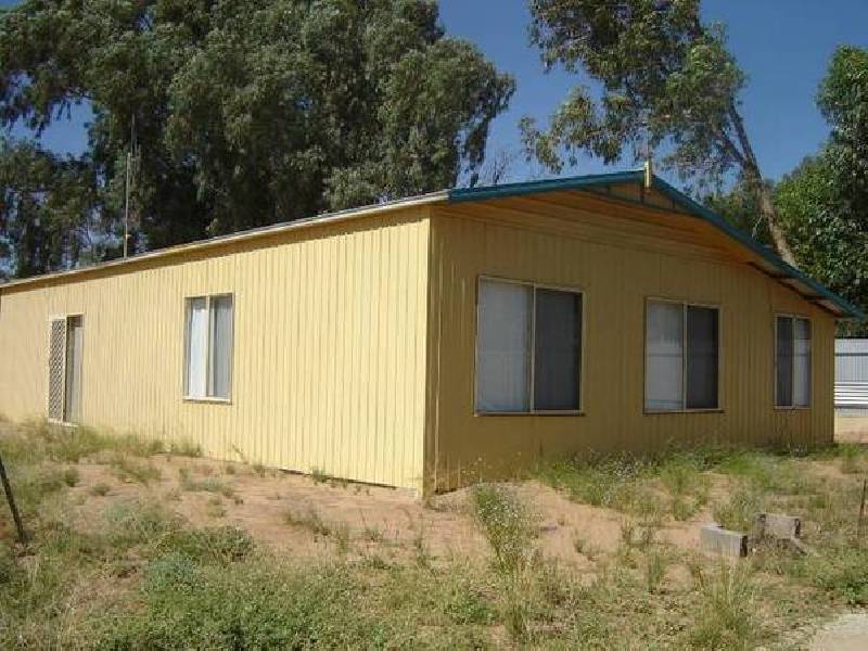 66 Lakeview AVENUE, Menindee NSW 2879