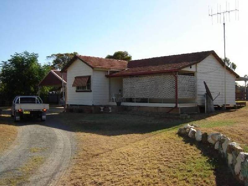 12 Paringa Street, Menindee NSW 2879