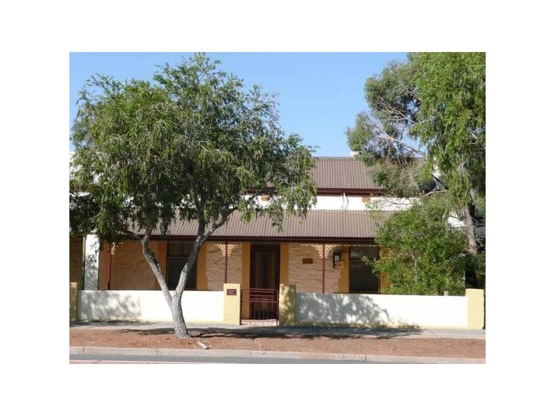 240 Oxide Street, Broken Hill NSW 2880