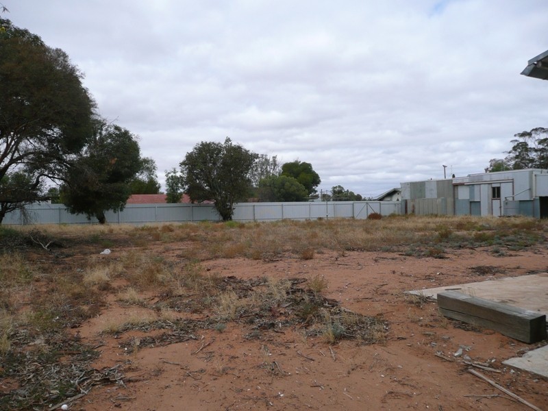 13 Yartla Street, Menindee NSW 2879