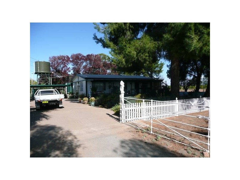 1 Wentworth Road, Menindee NSW 2879