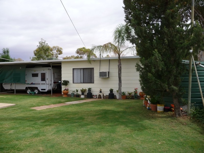 38 Lakeview Avenue, Menindee NSW 2879