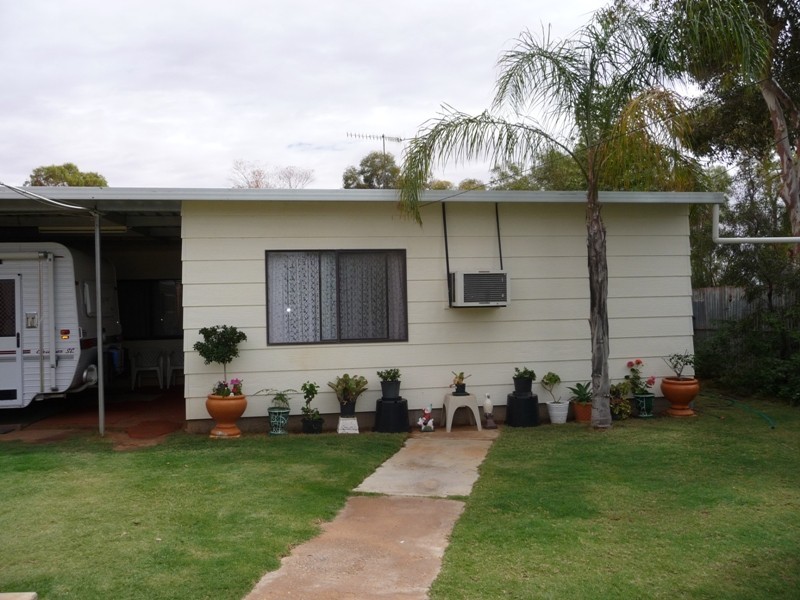 38 Lakeview Avenue, Menindee NSW 2879