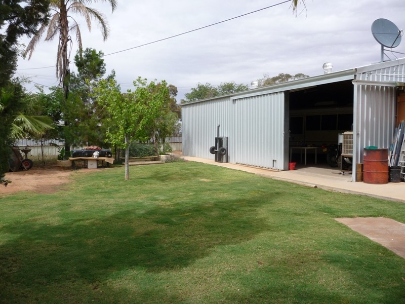 38 Lakeview Avenue, Menindee NSW 2879