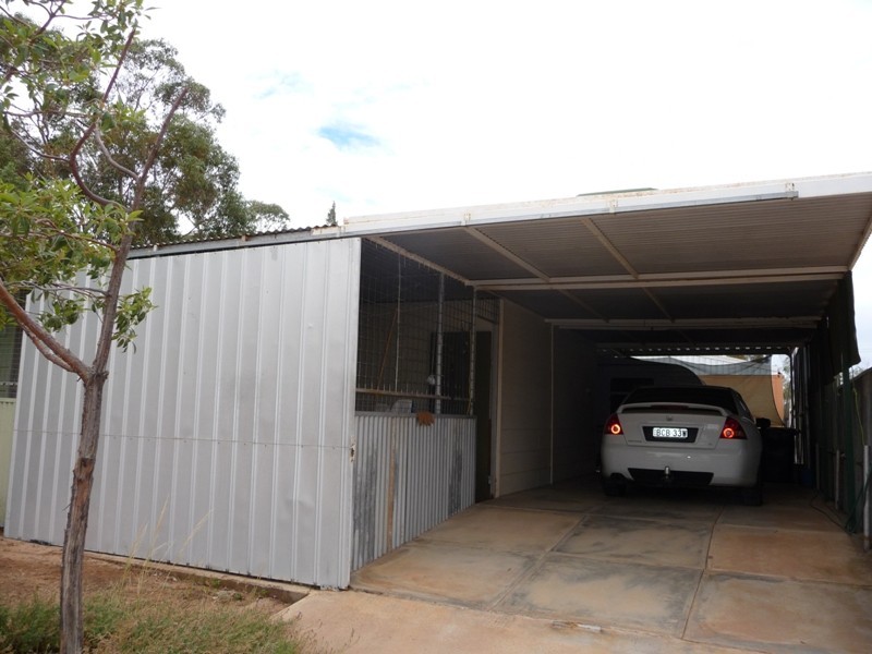 38 Lakeview Avenue, Menindee NSW 2879