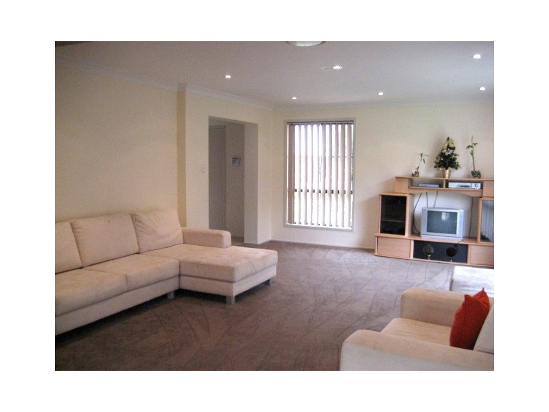 2 Cooyal Pl, Glenwood NSW 2768