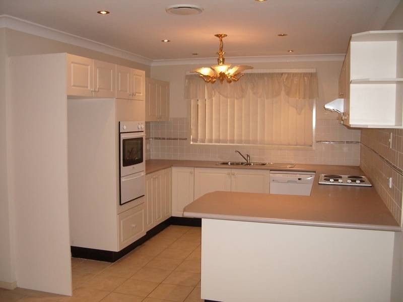 16 Tallowood Gr, Beaumont Hills NSW 2155