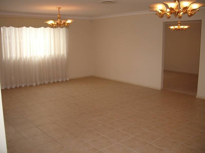 16 Tallowood Gr, Beaumont Hills NSW 2155