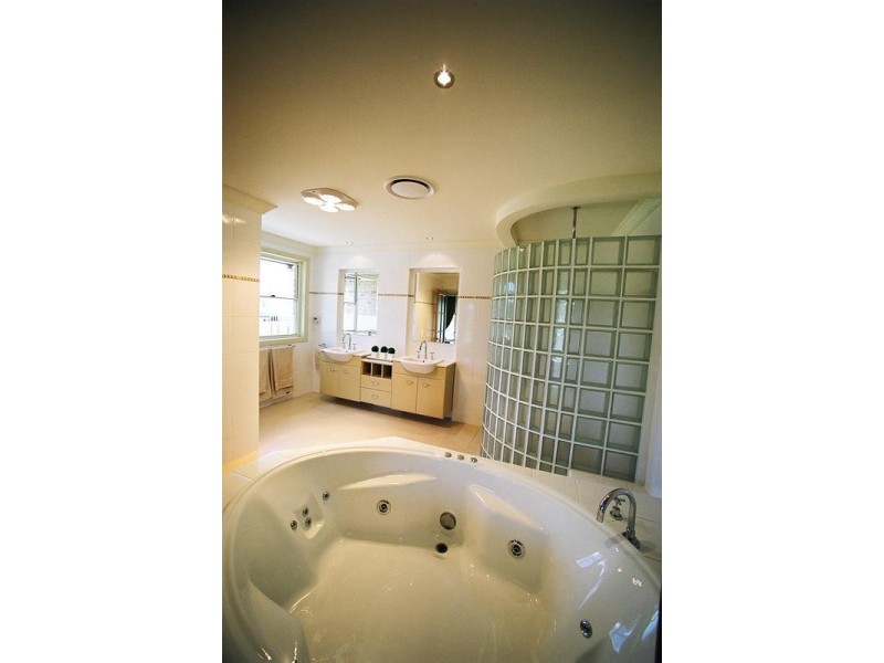 42 River Oak Place, Kellyville NSW 2155