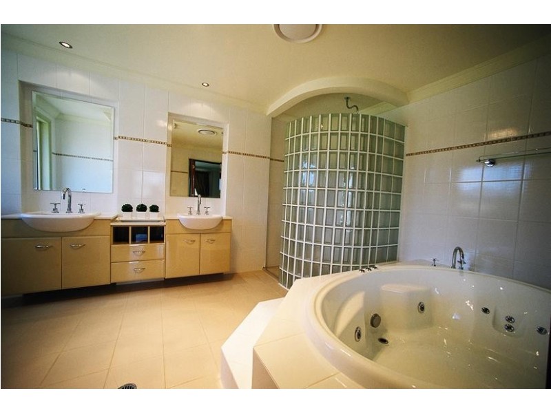 42 River Oak Cct, Kellyville NSW 2155