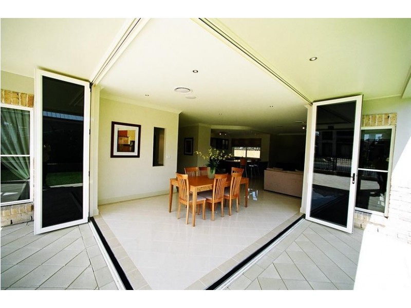 42 River Oak Pl, Kellyville NSW 2155