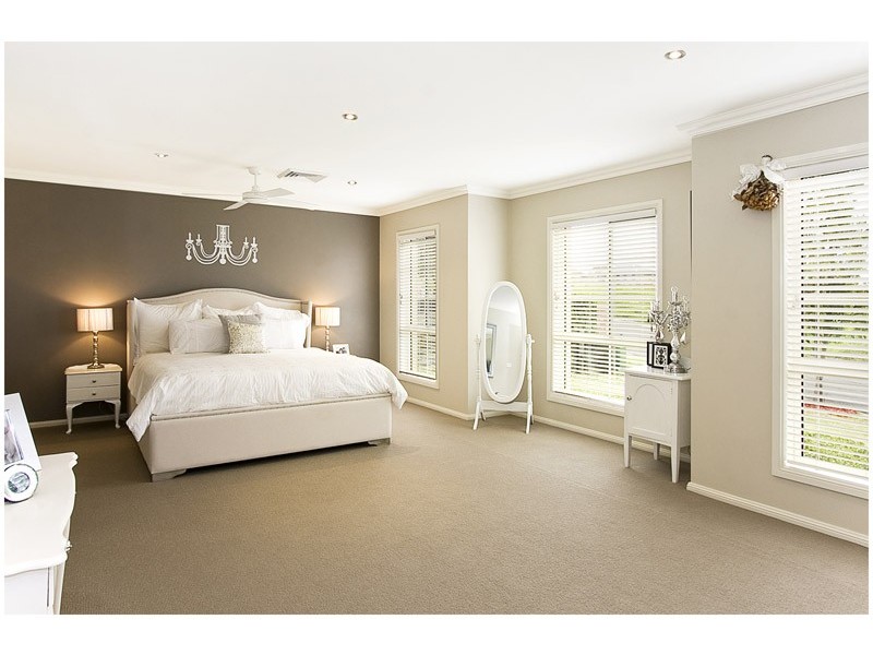 4 Oakwood Pl, Kellyville NSW 2155