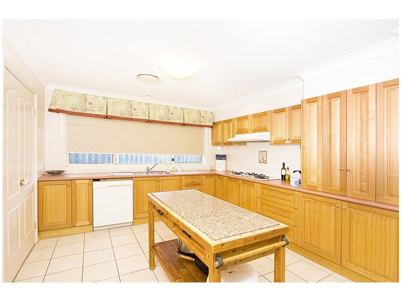 26 Kirkcaldy Cct, Kellyville NSW 2155
