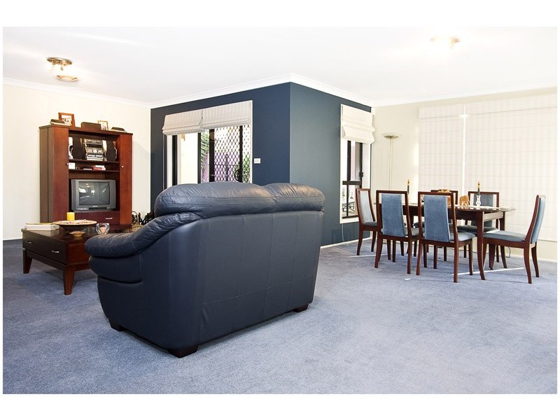 10 Forest Cr, Beaumont Hills NSW 2155