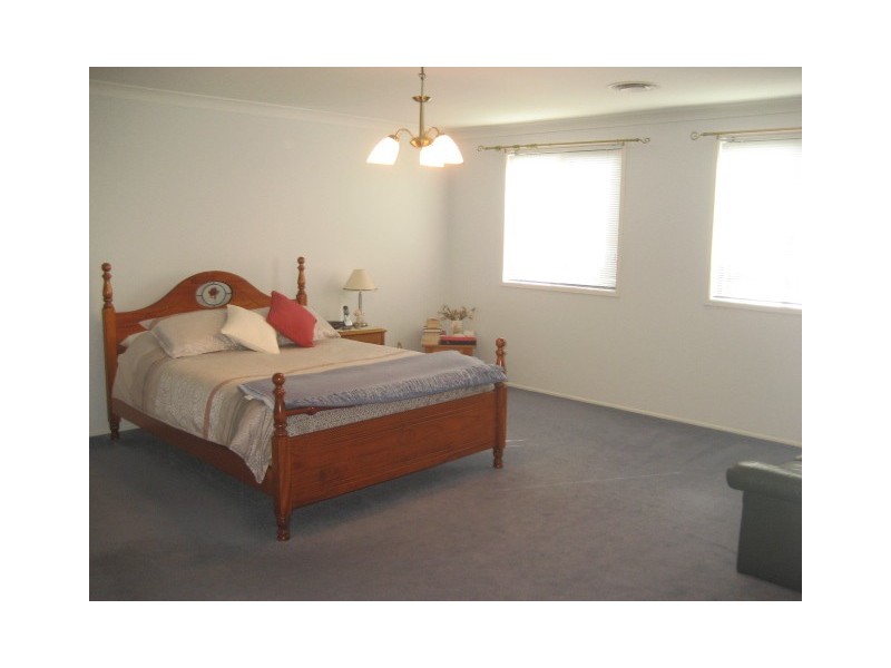 10 Forest Cr, Beaumont Hills NSW 2155