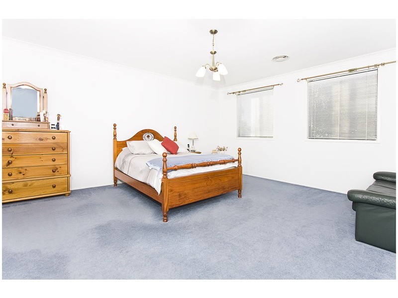 10 Forest Cr, Beaumont Hills NSW 2155