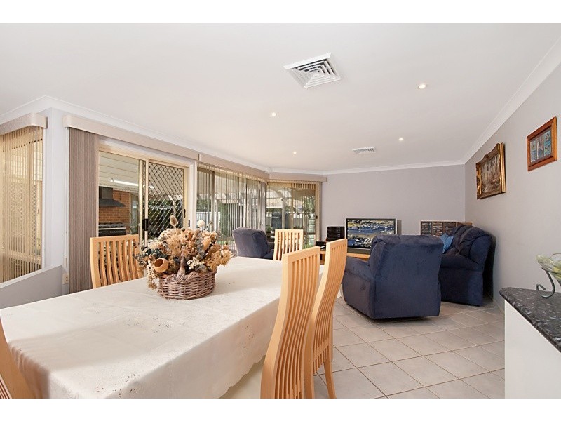 22 Crestview Ave, Kellyville NSW 2155