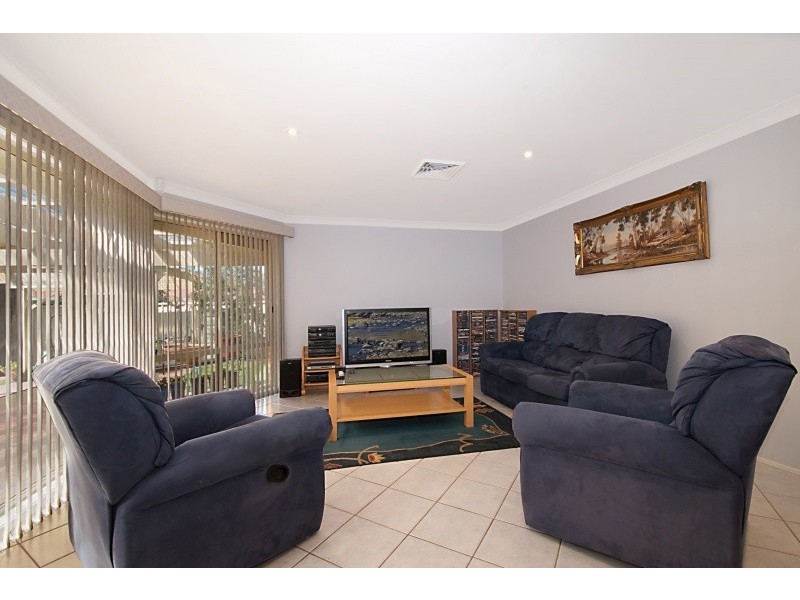22 Crestview Ave, Kellyville NSW 2155