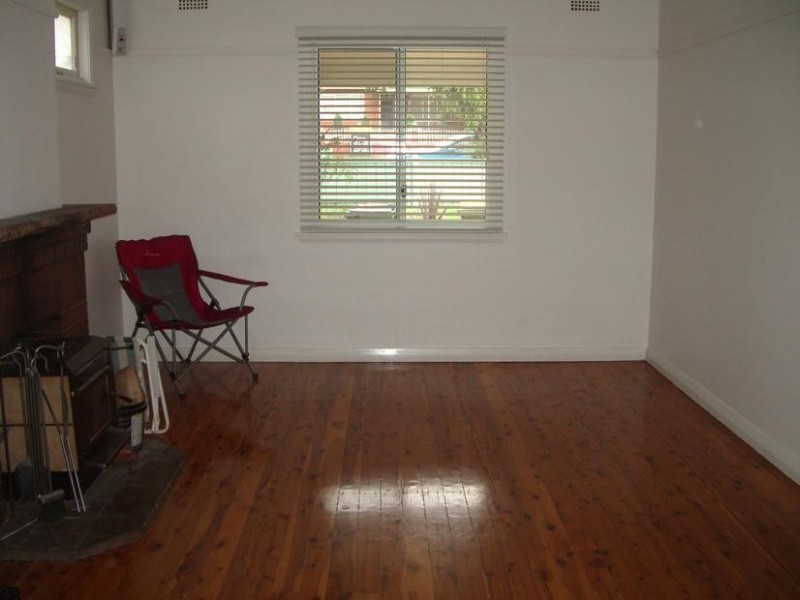 35 Regent St, Riverstone NSW 2765