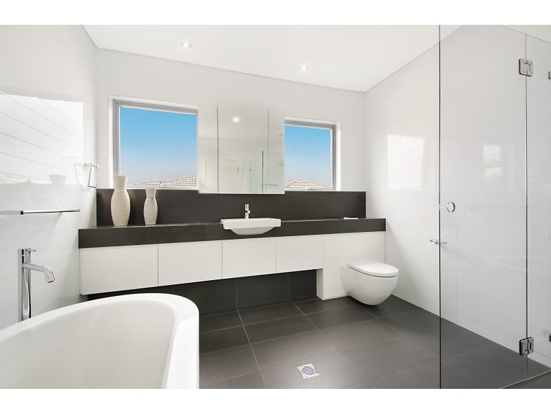 10 Blue Bell Cct, Kellyville NSW 2155