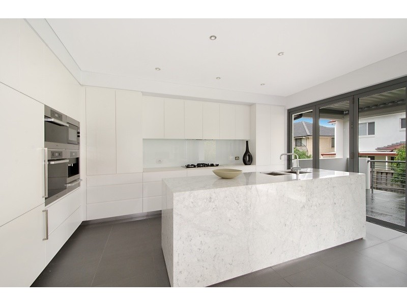 10 Blue Bell Cct, Kellyville NSW 2155