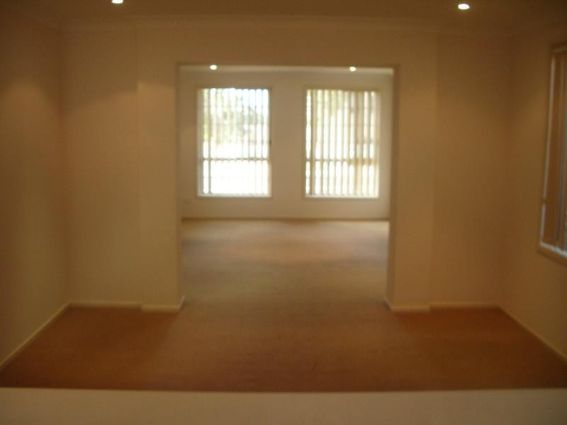 25 Ashtead Pde, Stanhope Gardens NSW 2768