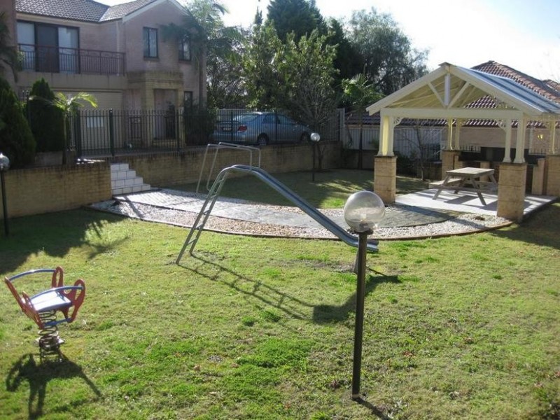 4/22-24 Pearce St, Baulkham Hills NSW 2153
