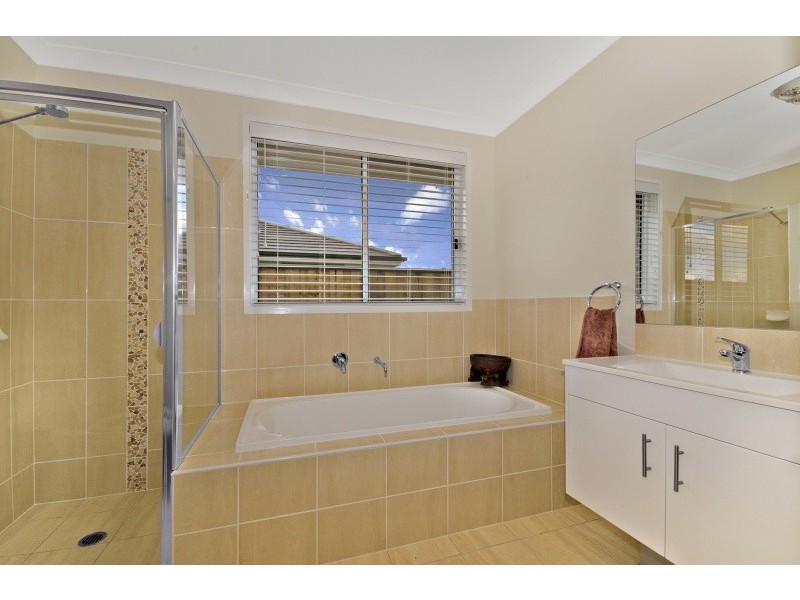 120 Greenview Parade, The Ponds NSW 2769