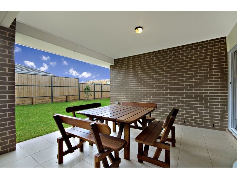 120 Greenview Parade, The Ponds NSW 2769