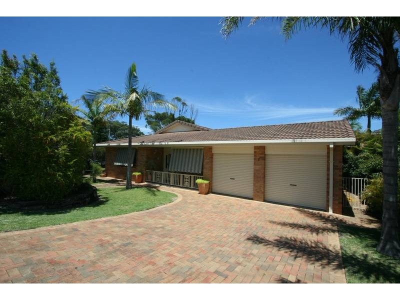 2 Boomerang Street, Lake Cathie NSW 2445