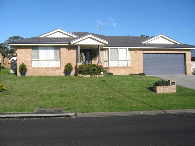 8 Dampier Court, Lake Cathie NSW 2445