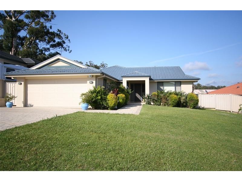45 Admirals Circle, Laurieton NSW 2443