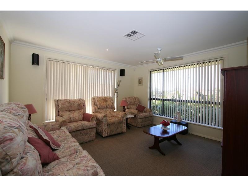 45 Admirals Circle, Laurieton NSW 2443