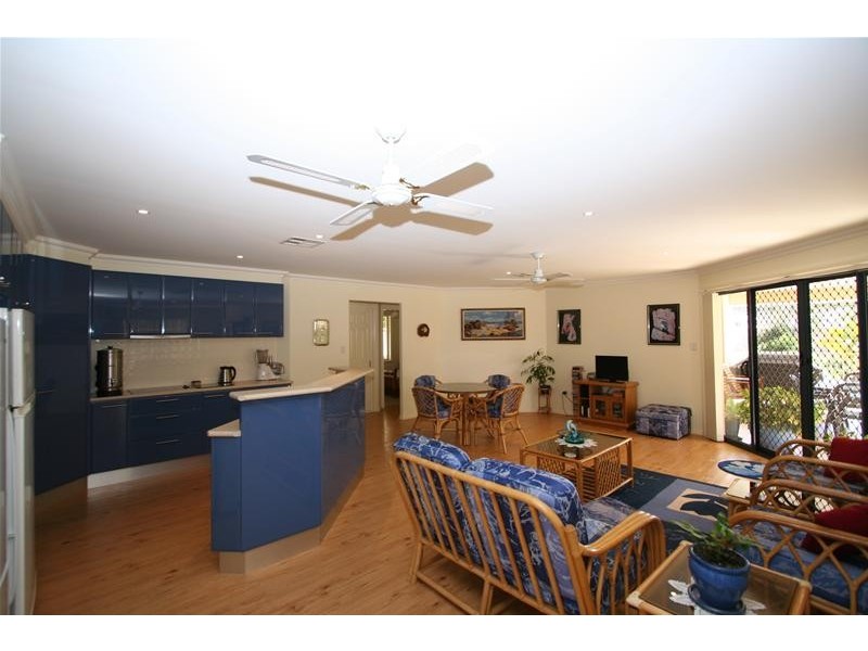 45 Admirals Circle, Laurieton NSW 2443