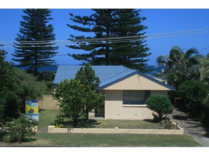 20 Chepana Street, Lake Cathie NSW 2445