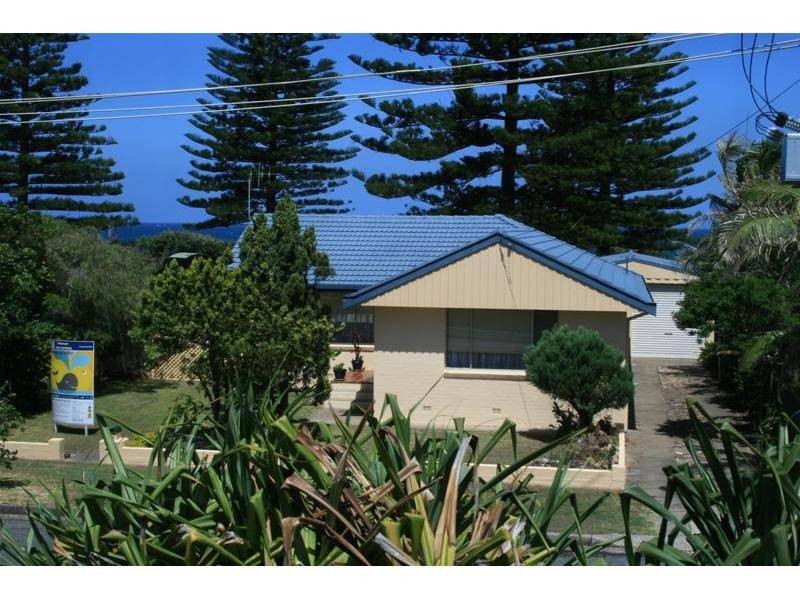 20 Chepana Street, Lake Cathie NSW 2445