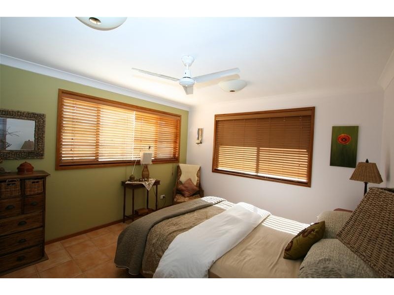 2/11 Oxley Street, Lake Cathie NSW 2445