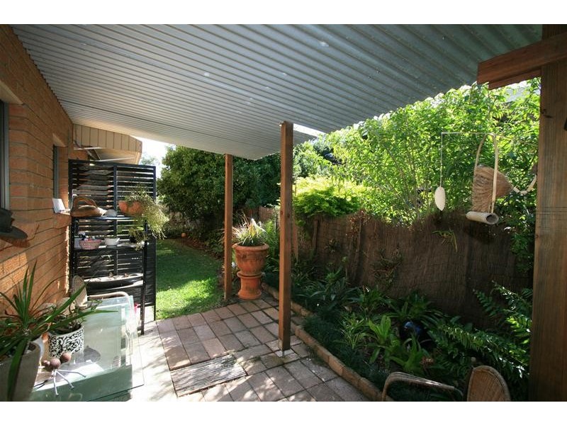 2/11 Oxley Street, Lake Cathie NSW 2445