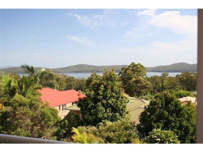 10 Black Swan Terrace, Laurieton NSW 2443