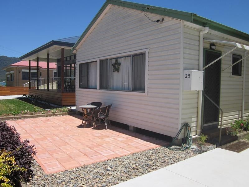 25 The Parade, North Haven NSW 2443
