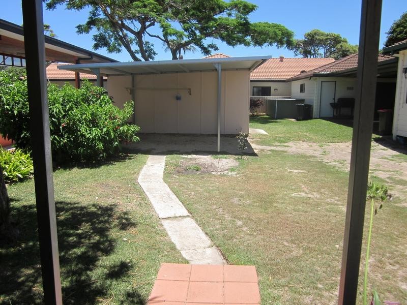 25 The Parade, North Haven NSW 2443