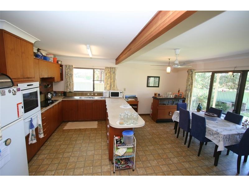 9 Peach Grove, Laurieton NSW 2443