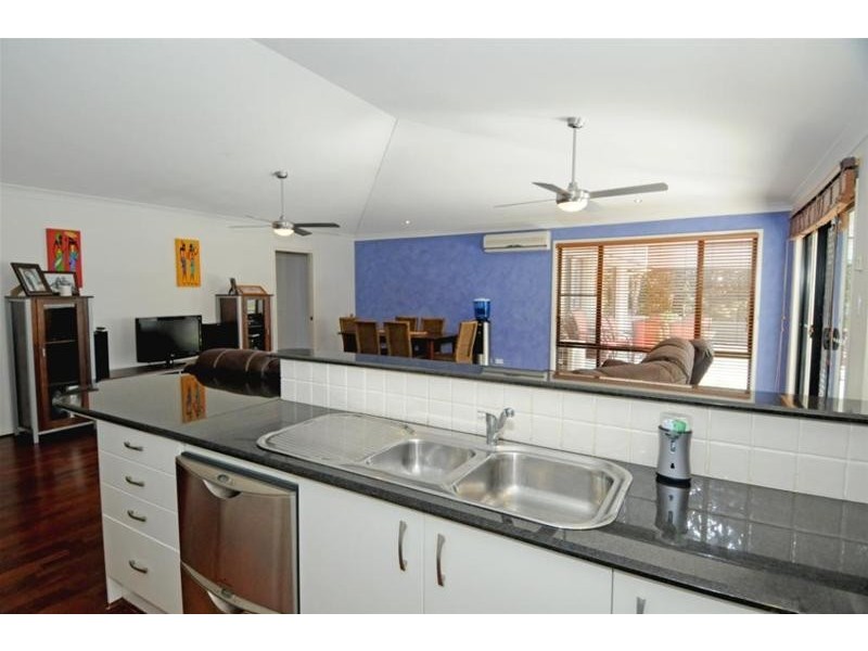 7 Laura Place, Laurieton NSW 2443