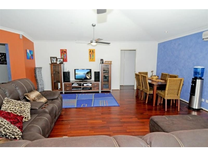 7 Laura Place, Laurieton NSW 2443