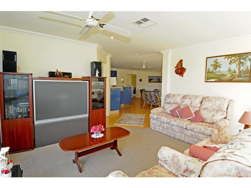 45 Admirals Circle, Laurieton NSW 2443