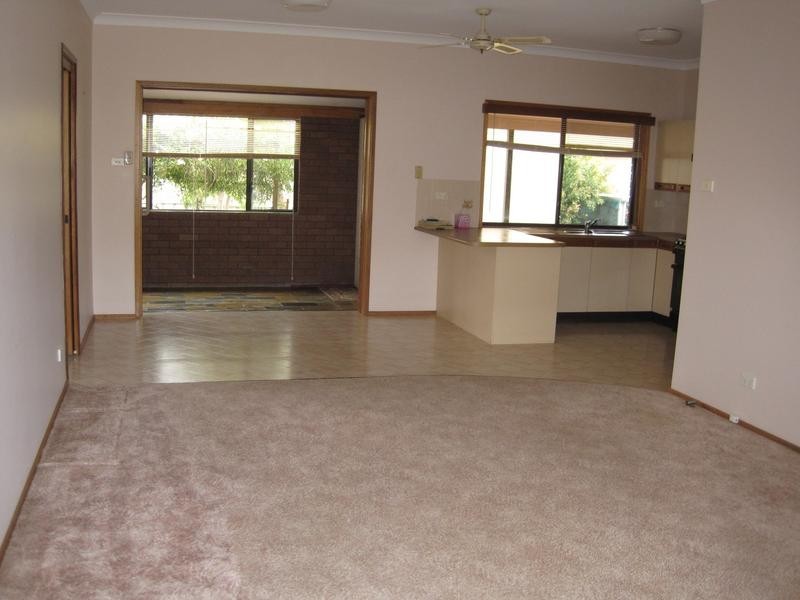 2/8 Murson Crescent, North Haven NSW 2443