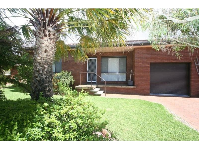 2/8 Murson Crescent, North Haven NSW 2443