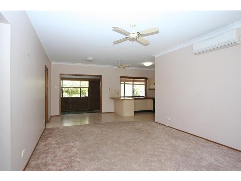 2/8 Murson Crescent, North Haven NSW 2443
