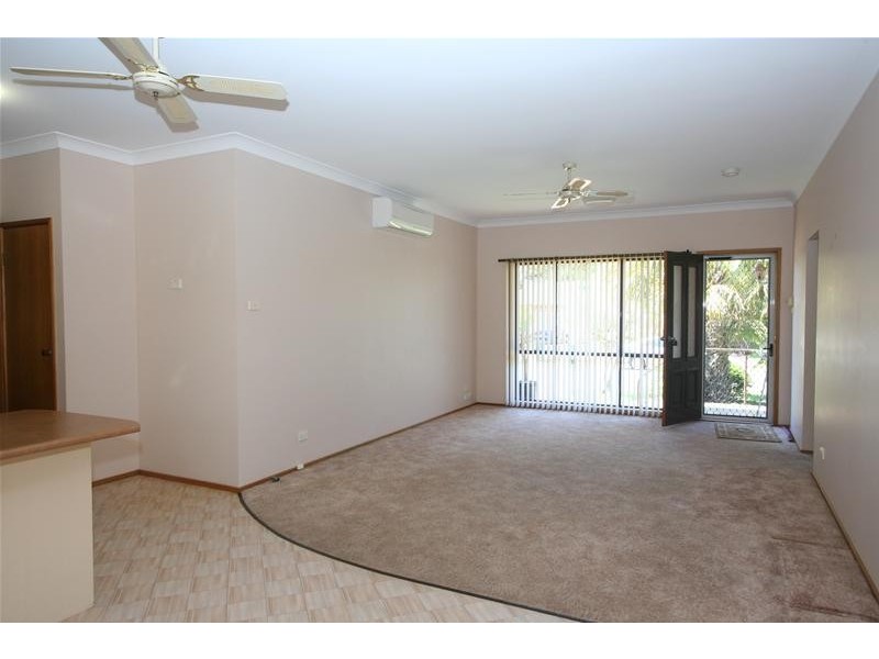 2/8 Murson Crescent, North Haven NSW 2443
